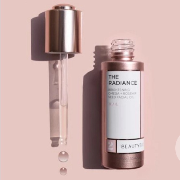 Beauty Bioscience hydrating facial oil. Light oil with a pleasant scent. - Picture 4 of 4